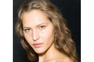 3 SOS κινήσεις πριν το λούσιμο που θα σου χαρίσουν υπέροχα μαλλιά, σαν κομμωτηρίου - εικόνα 1