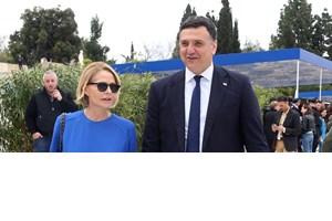 Τζένη Μπαλατσινού | Οικογενειακή εξόρμηση στη φύση με τον μικρό της γιο - εικόνα 1