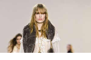 Η έξυπνη τεχνική για να εφαρμόσεις τέλεια το κραγιόν σου με μία μόνο κίνηση - εικόνα 1