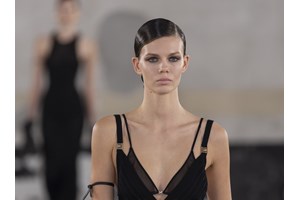 Με αυτά τα προϊόντα θα βάλεις χρώμα στο καλοκαιρινό μακιγιάζ - εικόνα 1