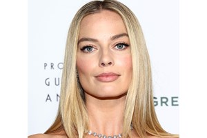 Το χρώμα που υιοθετούν όλες οι beauty lovers στο μανικιούρ τους - εικόνα 1