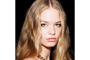 Διάφανες βλεφαρίδες | Η "αόρατη" mascara που θα αναδείξει το βλέμμα σου - εικόνα 1