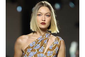 Πώς θα πετύχεις τις τέλειες ξανθές ανταύγειες αν είσαι καστανή - εικόνα 1