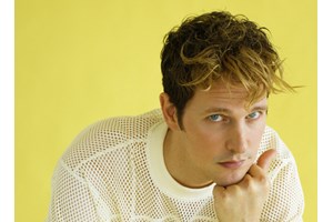 Κωστής Μαραβέγιας: "Είμαι αυτός που μιλάει μέσα από τα τραγούδια μου" - εικόνα 2