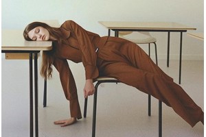 Size Matters | Γιατί οι καμπάνιες των μεγάλων οίκων έχουν υπερμεγέθη αντικείμενα; - εικόνα 1