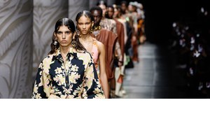 "Γιατί η μόδα δε βλέπει τι κάνει στις γυναίκες;" | Πόσο νόημα έχει να εξετάζουμε τη μόδα υπό woke πρίσμα; - εικόνα 3