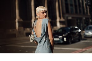 Αντίο μαύρο | Η μόδα βάζει το χρώμα ξανά στη ζωή μας - εικόνα 1