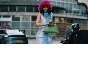 Very demure, Very mindful | Πώς μεταφράζεται στιλιστικά το νέο TikTok trend; - εικόνα 2